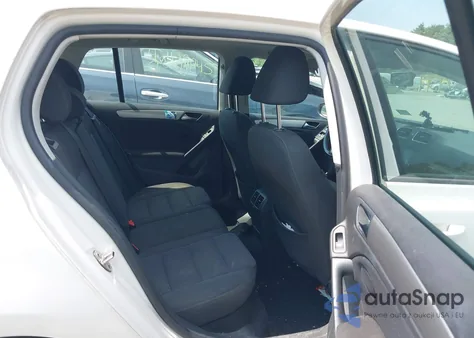 2013 Volkswagen Golf 2.5L 4-Door z USA, uszkodzony, nr VIN WVWDB7AJ1DW134403